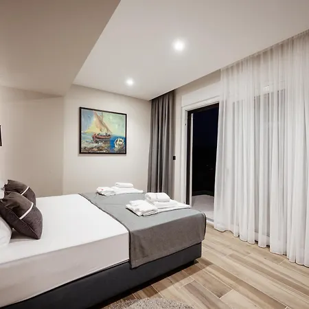 Luxury Mikolina Kornić