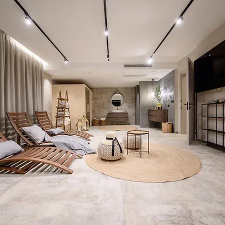 Luxury Mikolina Vilă