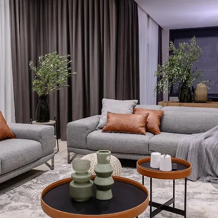 Luxury Mikolina Корнич