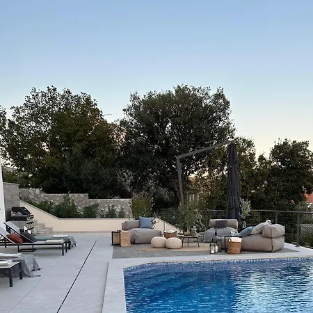 Вилла Luxury Mikolina