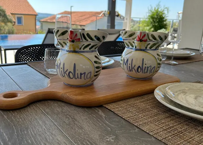 Luxury Mikolina Kornić