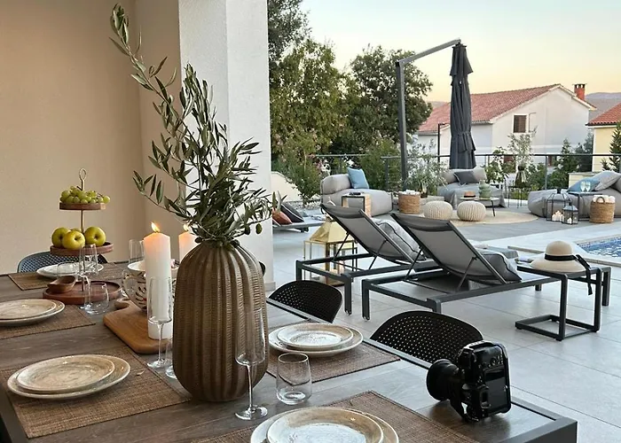 Luxury Mikolina Villa *