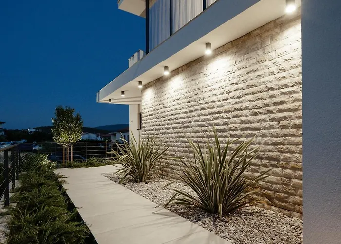 Luxury Mikolina Kornić