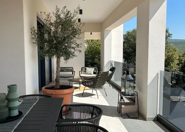 Luxury Mikolina Kornić